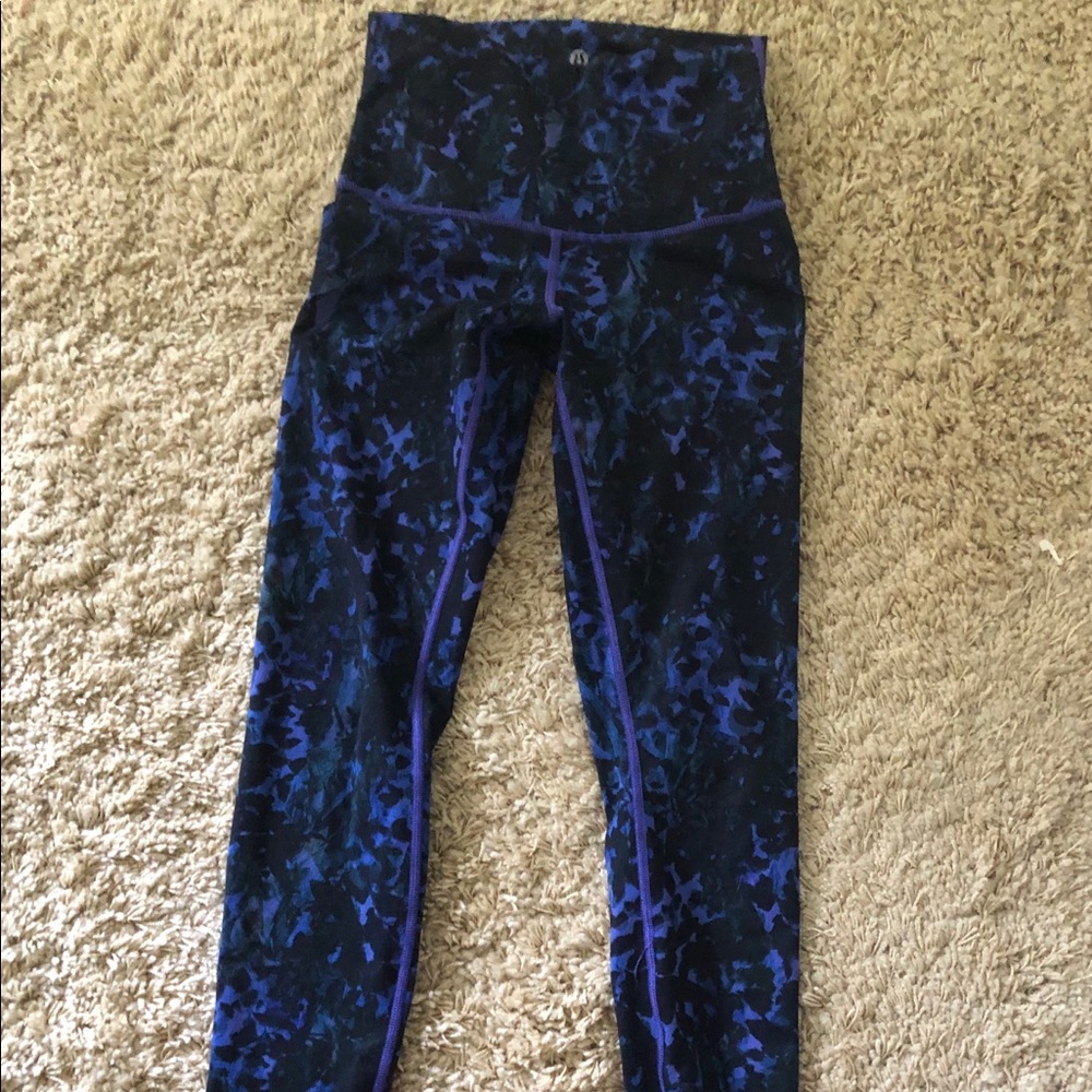 Full length lululemon size 4! Super fitted…